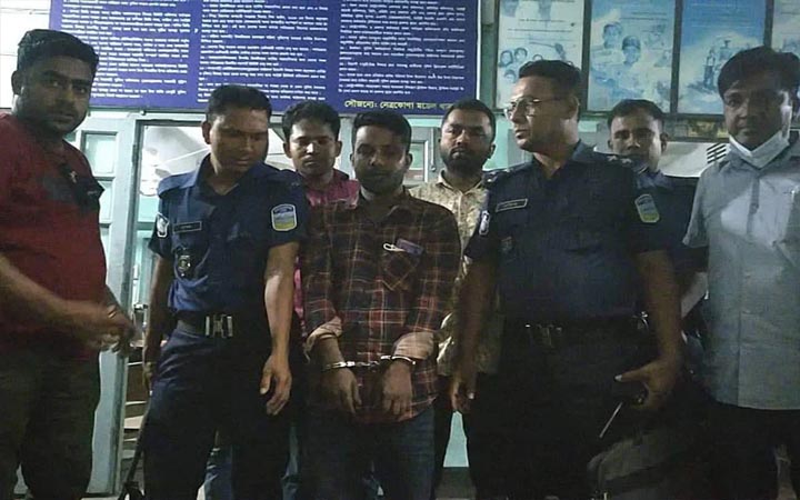 ৪৪ কেজি গাঁজাসহ যুবক আটক